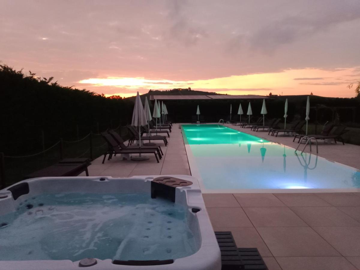 La Cascina Di Carlotta 1846 Agriturismo Alba  Zewnętrze zdjęcie