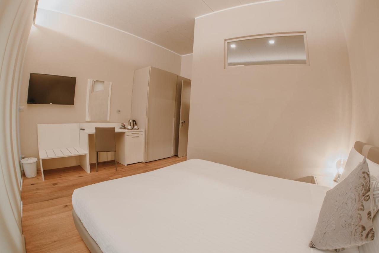 La Cascina Di Carlotta 1846 Agriturismo Alba  Zewnętrze zdjęcie
