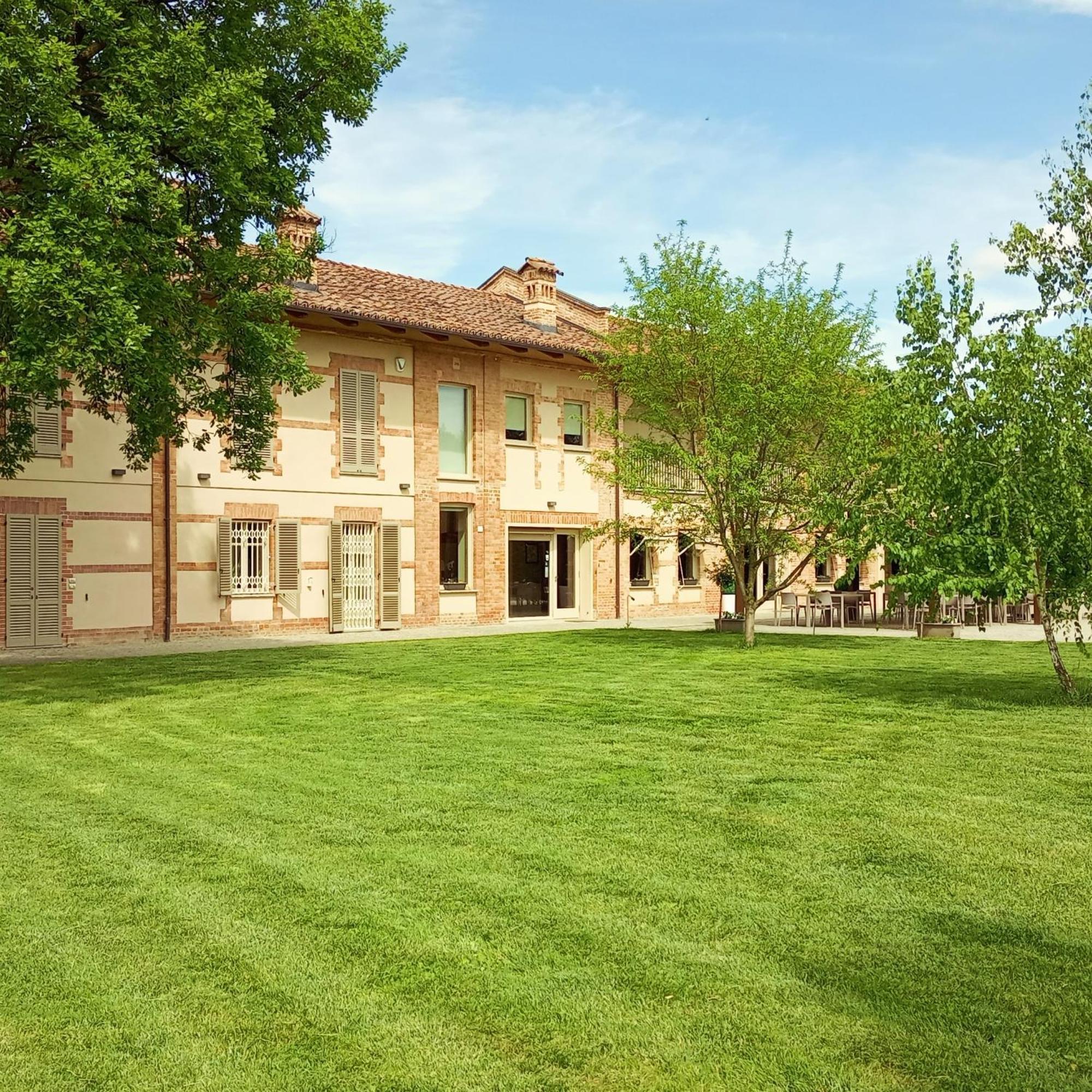 La Cascina Di Carlotta 1846 Agriturismo Alba  Zewnętrze zdjęcie