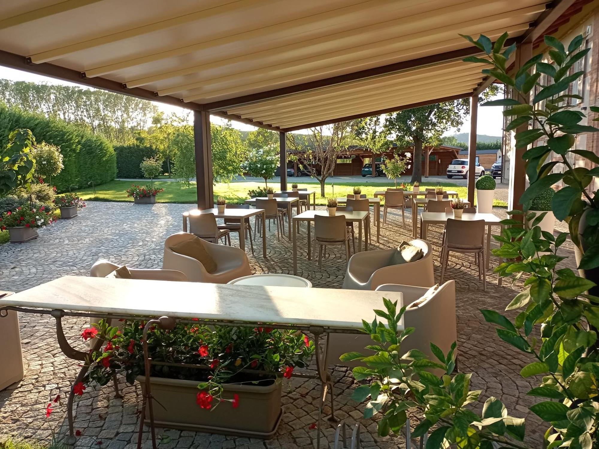 La Cascina Di Carlotta 1846 Agriturismo Alba  Zewnętrze zdjęcie